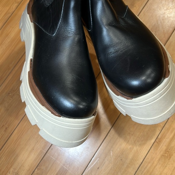 Free People Phoenix Chelsea Boots black size 39/8.5 - Picture 10 of 16